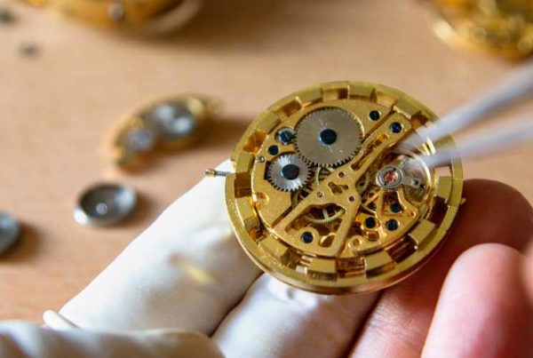 Entretenir une montre vintage, astuces, conseils, professionnels
