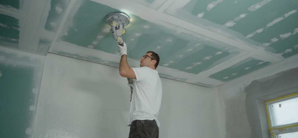 Photo de travaux d'isolation de plafond dans une maison et appartement