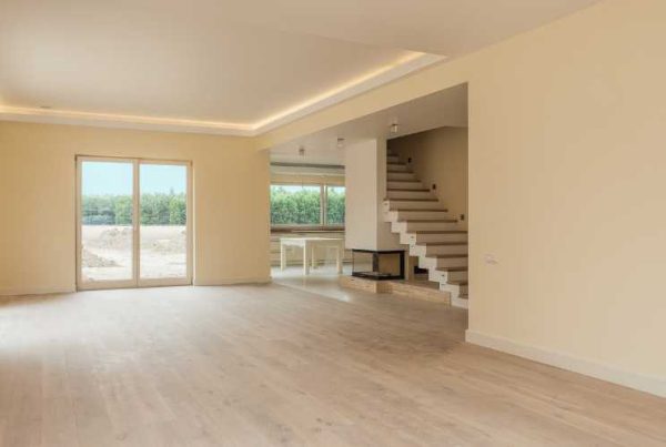 Un intérieur d'un salon d'une maison en construction