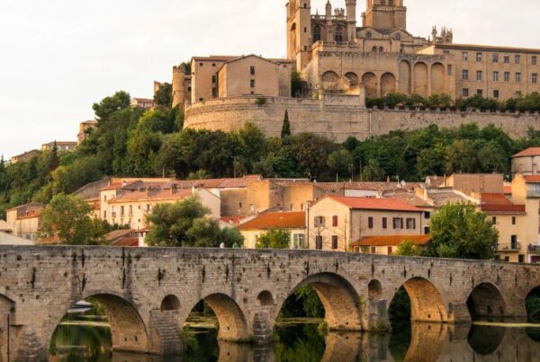 Vue de la vieille ville de Béziers